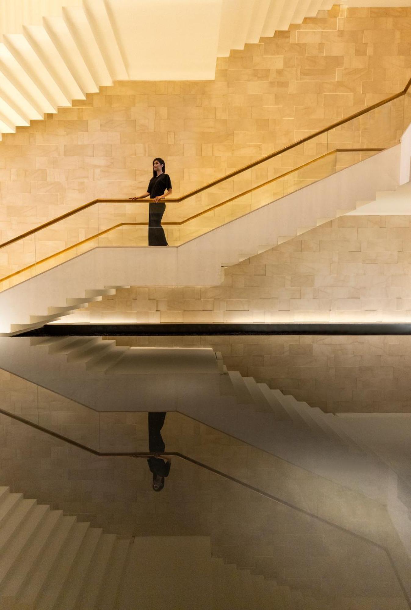 Hotel Trident Hajdarabad Zewnętrze zdjęcie The staircase