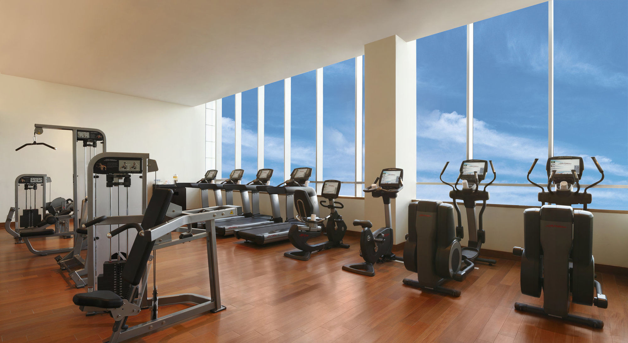 Hotel Trident Hajdarabad Zewnętrze zdjęcie The gym at the hotel