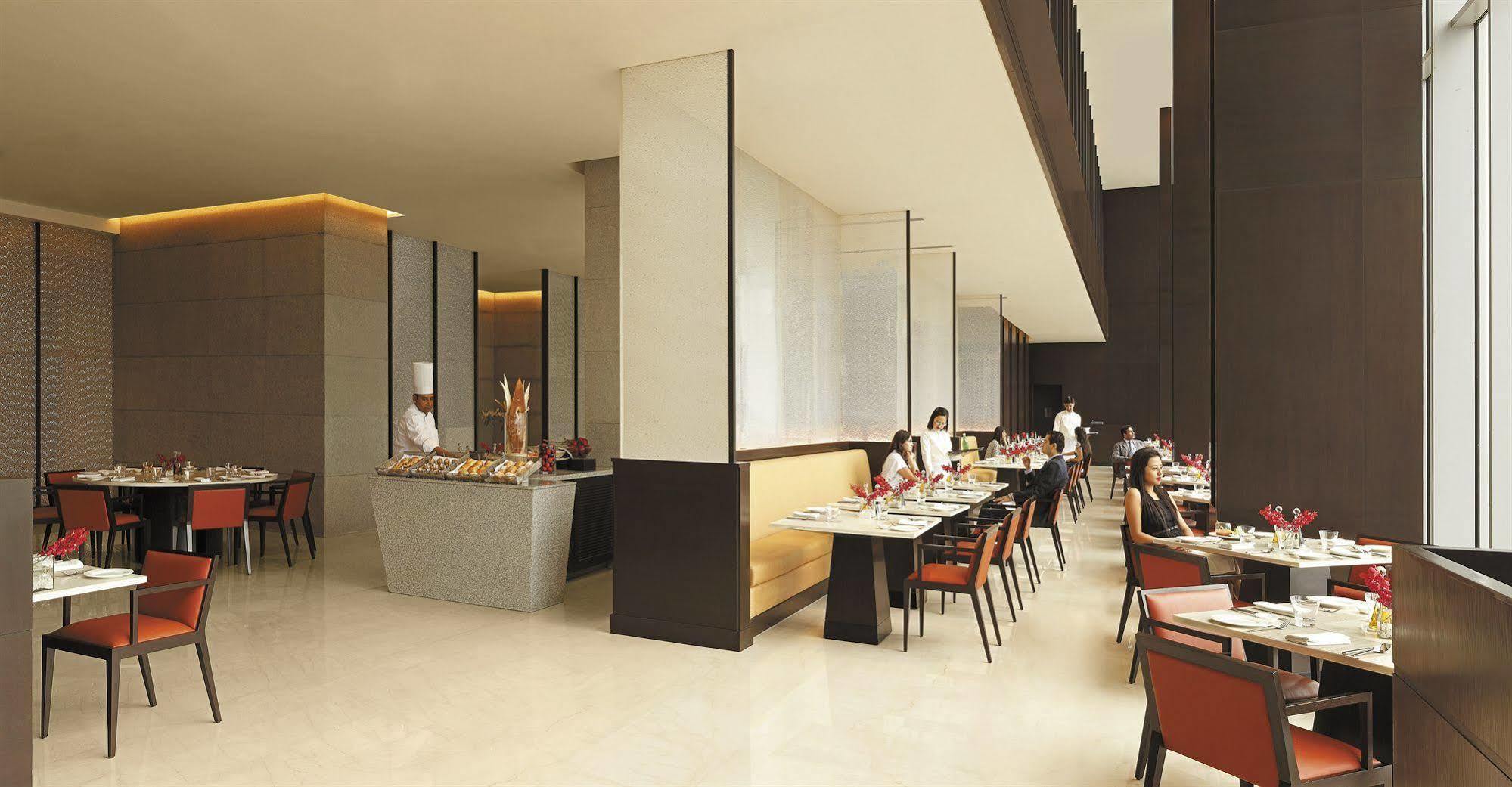 Hotel Trident Hajdarabad Zewnętrze zdjęcie The restaurant