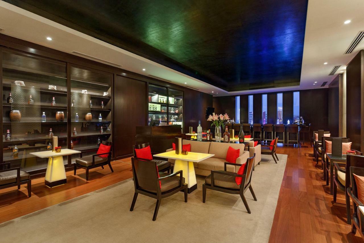 Hotel Trident Hajdarabad Zewnętrze zdjęcie The Club Lounge at the hotel